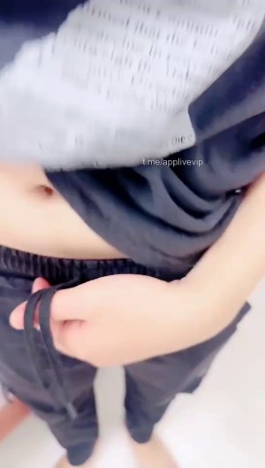 Đang thất tình mà lại được gái xinh rủ vào nhà nghỉ tâm sự